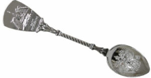Сувенирная серебряная ложка